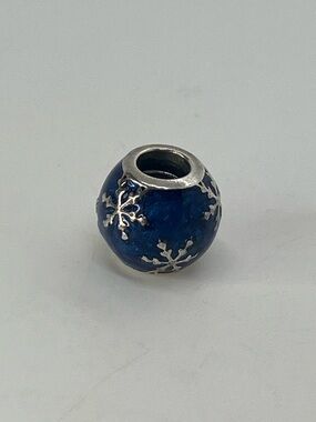 Pandora 925 ALE Blue Enamel ‘ Wintry Delight ‘ Snowflake Charm | 796357EN63
